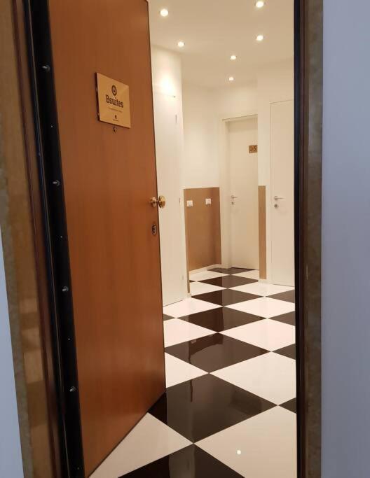 Bsuites Trieste In Centro Storico Con Wifi Padova Room photo